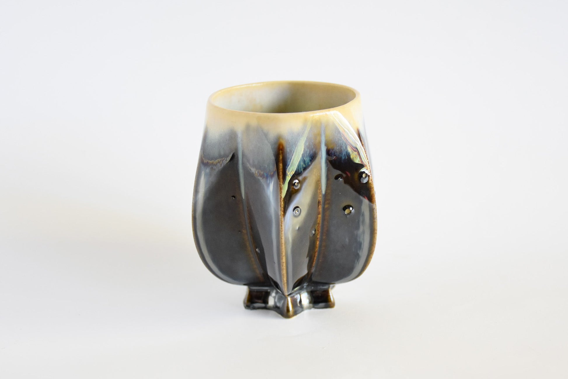 Handmade ceramic titled '' – modern Judaica by Feldi Studios