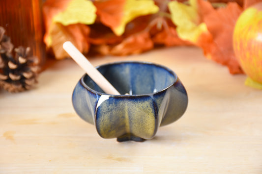 om Honey Pot – handmade ceramic Rosh Hashanah honey dish in rusted dark denim